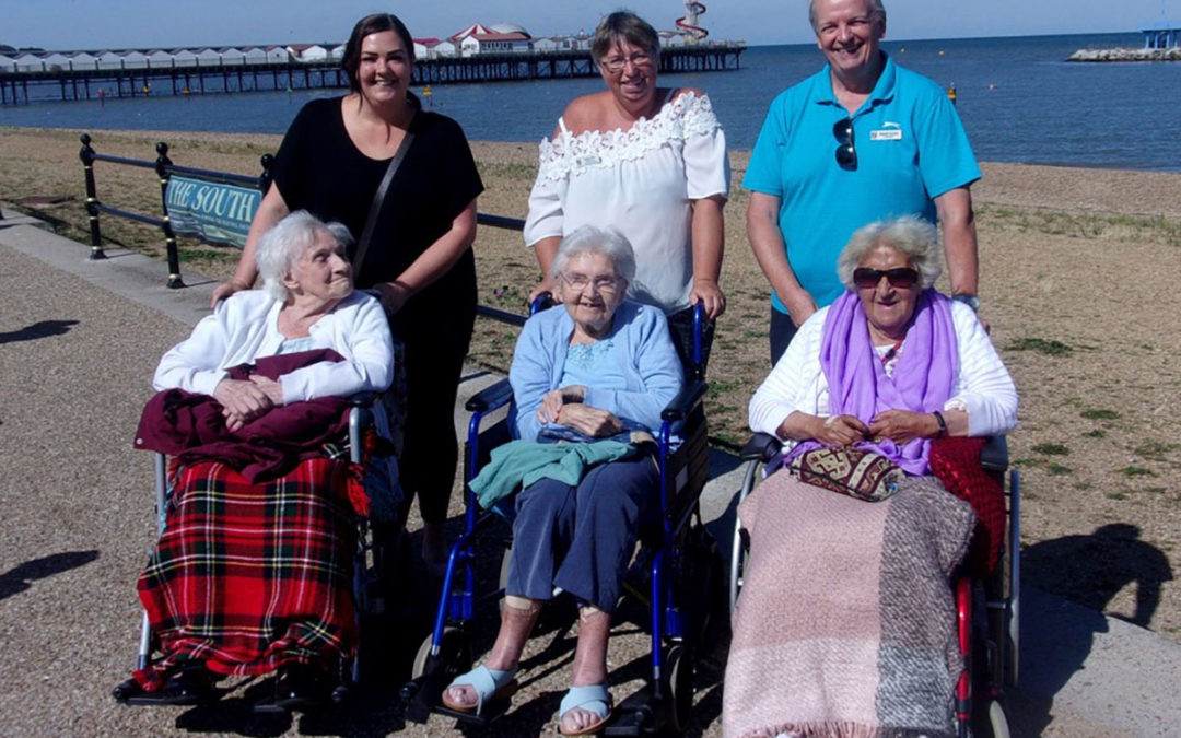 Residents from Loose Valley Care Home visit Herne Bay