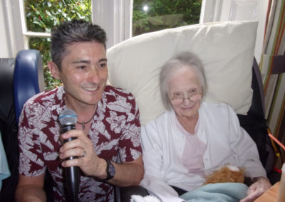 Singer Kevin Walsh entertains at Loose Valley Care Home 4